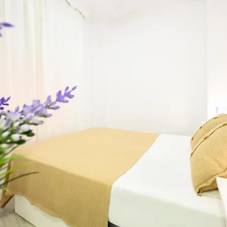 2 Minutes To The Sea -cano 2 Bedroom By 10tosea דירה פואנגירולה